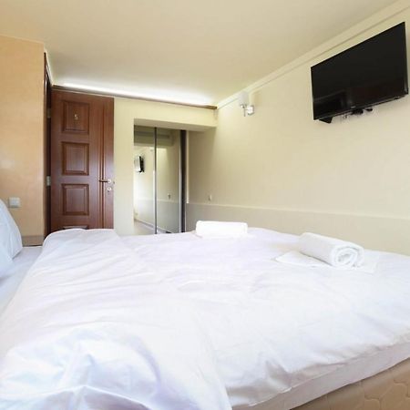 יירבאן Stay Inn Apart-Hotel On Sayat-Nova Avenue מראה חיצוני תמונה