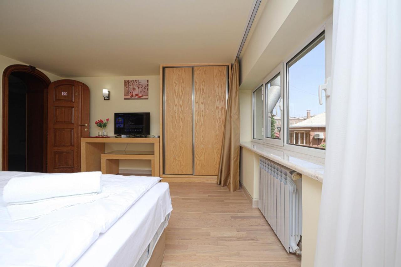 יירבאן Stay Inn Apart-Hotel On Sayat-Nova Avenue מראה חיצוני תמונה