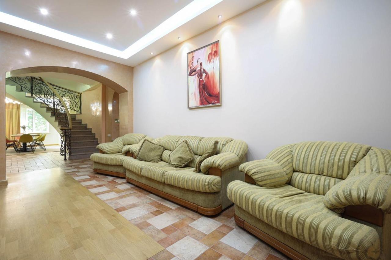 יירבאן Stay Inn Apart-Hotel On Sayat-Nova Avenue מראה חיצוני תמונה