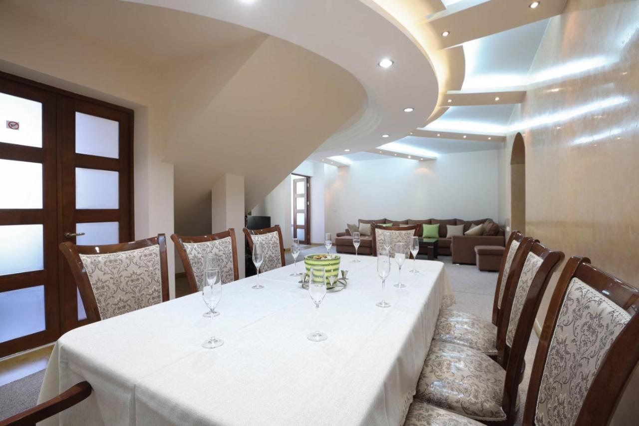 יירבאן Stay Inn Apart-Hotel On Sayat-Nova Avenue מראה חיצוני תמונה