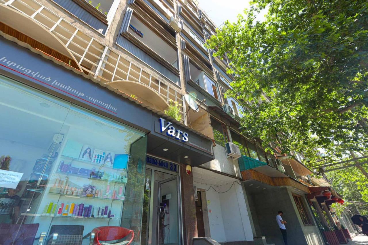 יירבאן Stay Inn Apart-Hotel On Sayat-Nova Avenue מראה חיצוני תמונה