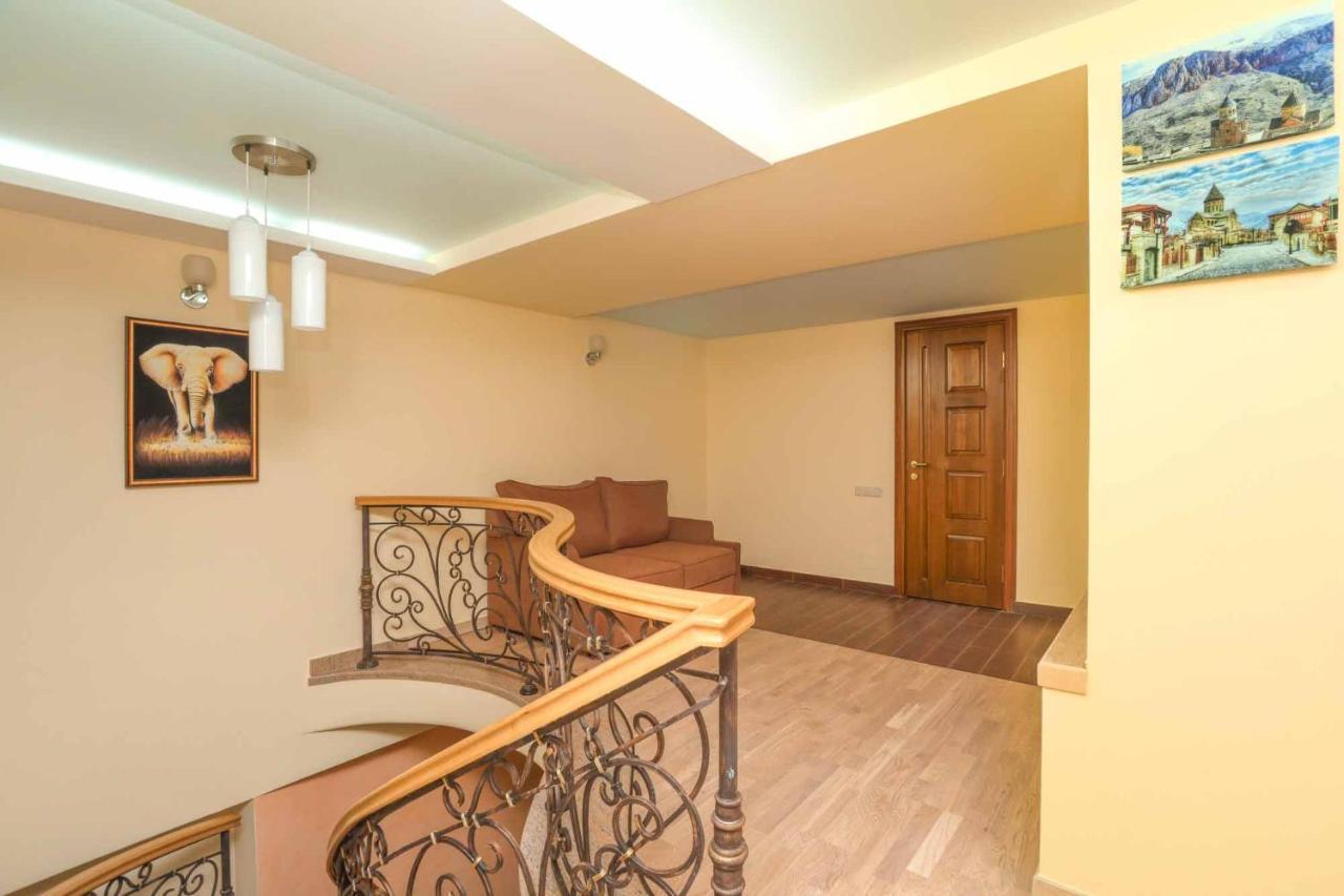 יירבאן Stay Inn Apart-Hotel On Sayat-Nova Avenue מראה חיצוני תמונה
